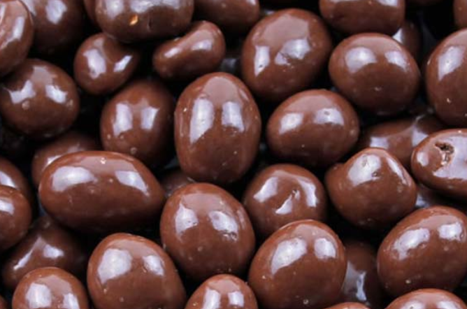 MANÍ CON CHOCOLATE SEMIAMARGO 1 KG.